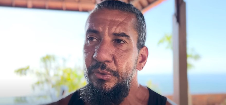 Rodolfo Abrantes, ex-Raimundos, diz que ele e mulher sofreram abusos de igreja